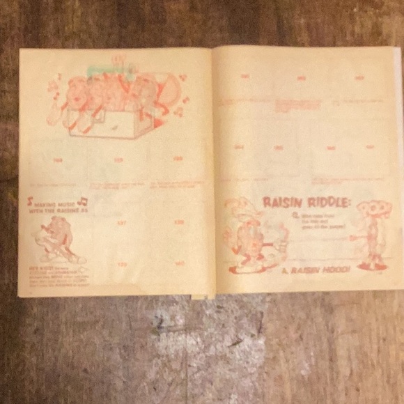 The California Raisins Animated Sticker Album - Picture 6 of 6